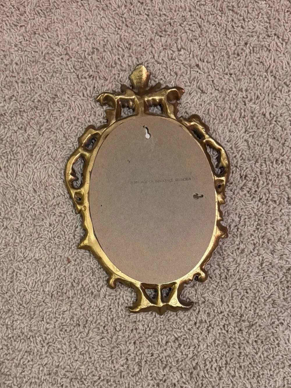 Ornate Vic Gold Brass Colored Resin Oval Wall-Mounted Frame 12x8 Vert, 6x4 Photo